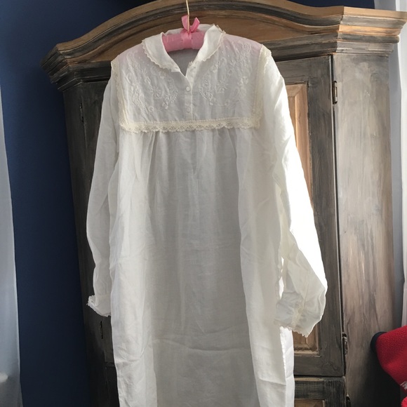 Irish linen nightgown Clearance